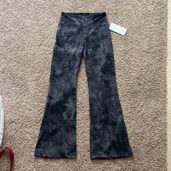 Lululemon groove SHR flare *nulu - Picture 7 of 7